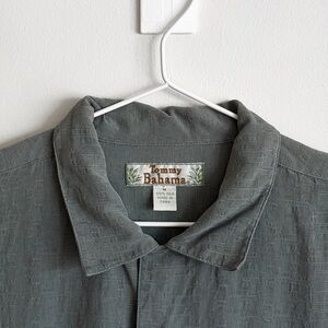 Vintage Tommy Bahama Short Sleeve Silk Button-Up Shirt M
